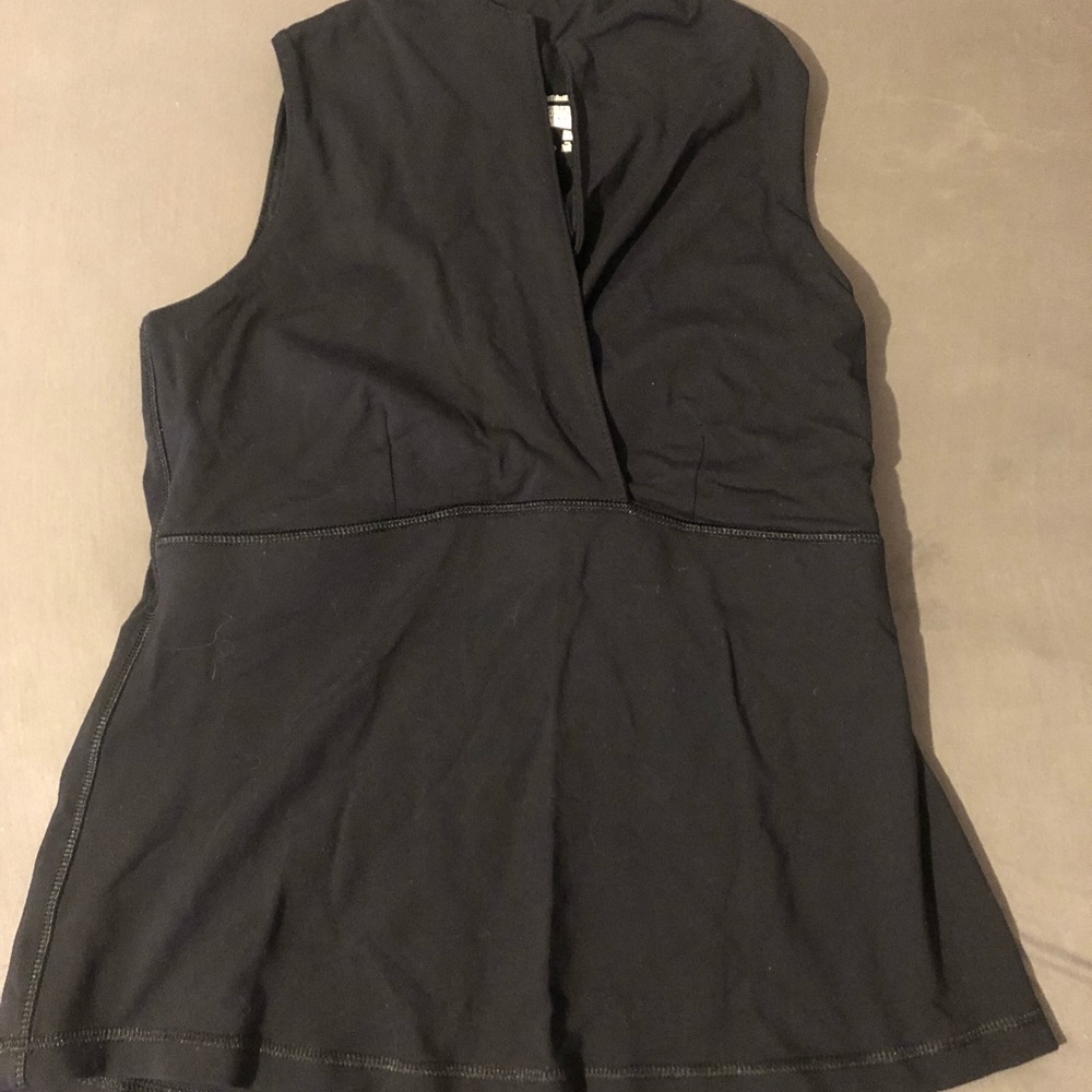 Lululemon black top size L